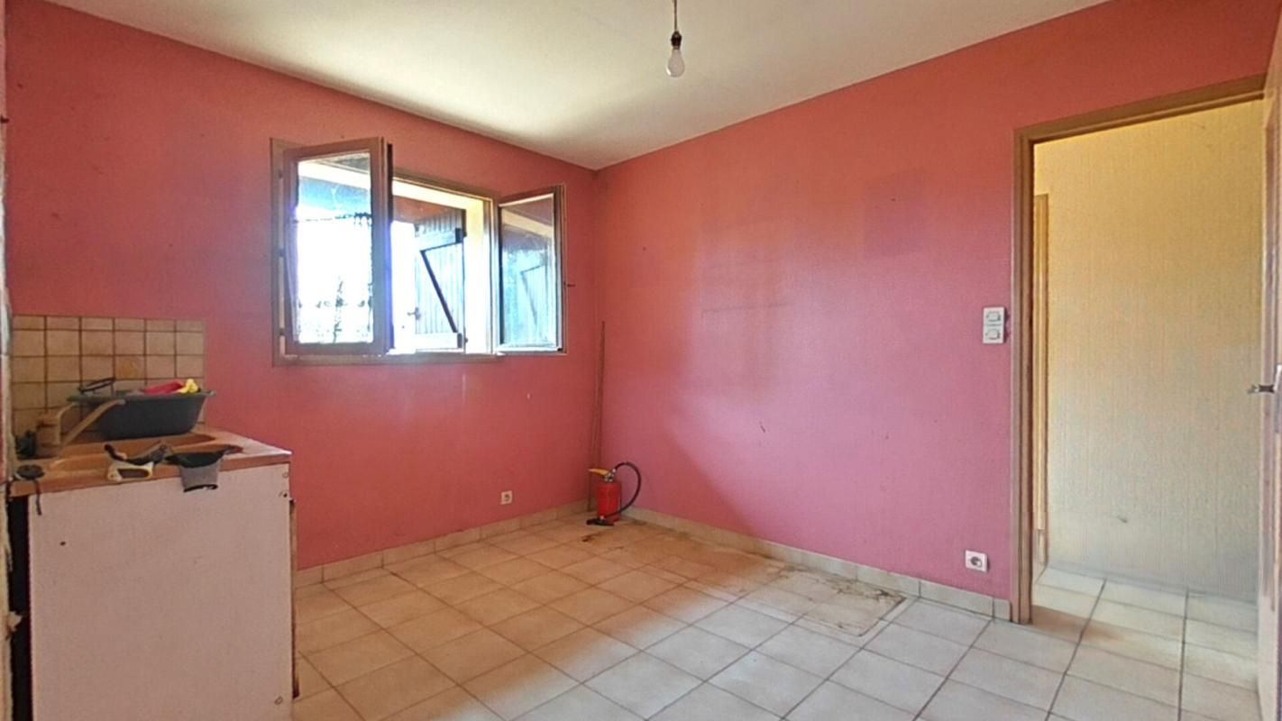 CRUZY Maison Cruzy 3 pièce(s) 66 m2 - garage - jardin 600 m² 4