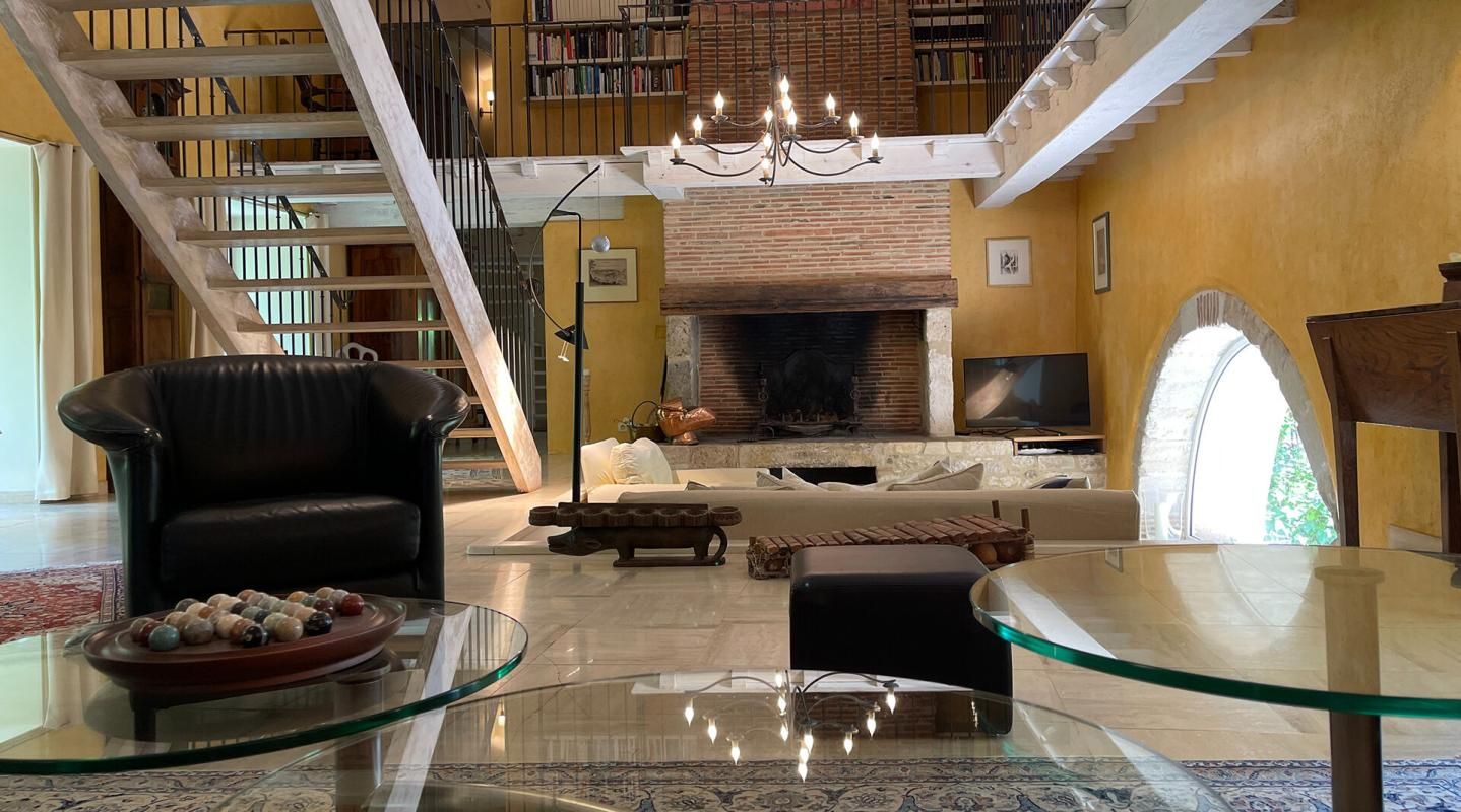 MONFLANQUIN Propriété rare et exceptionnelle : ancien moulin restauré avec dépendance, piscine chauffée et jardin idyllique 4