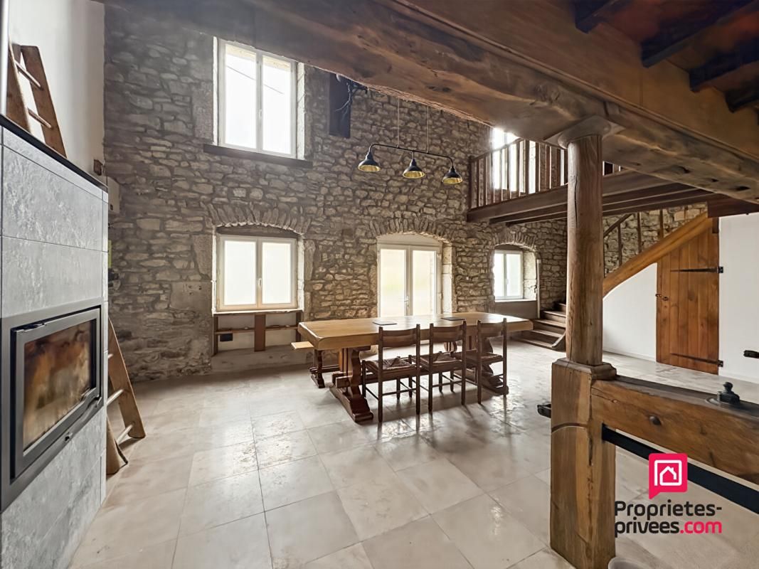 PRECY-SOUS-THIL Moulin en pierres rénové 6 pièces 2ha de terrain 2