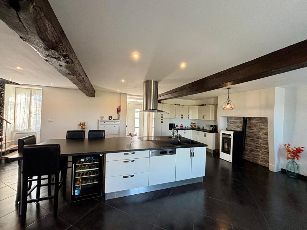 SERMOISE-SUR-LOIRE Longère rénovée de 230 m² sur 3,5 hectares, sans vis à vis, 5 chambres 2