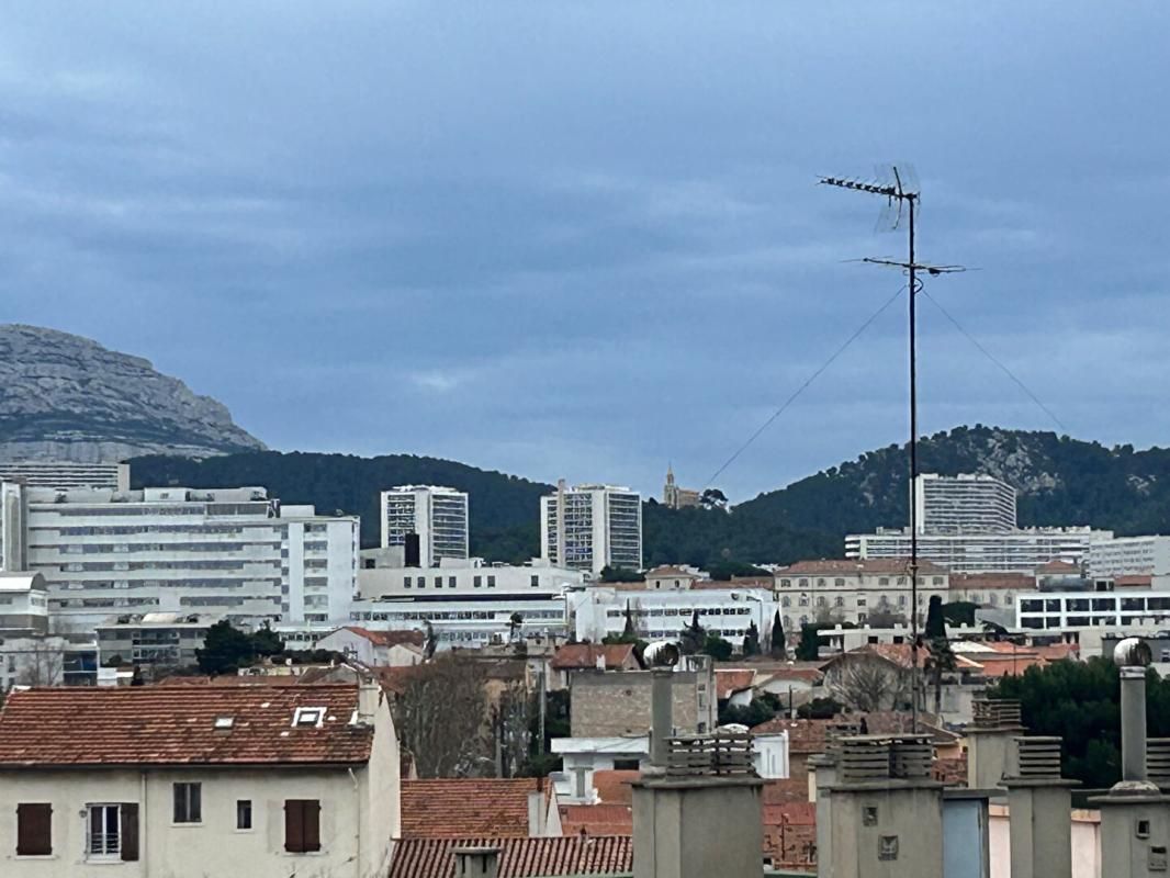 MARSEILLE-9E-ARRONDISSEMENT Appartement Marseille TYPE 3 /4 de 70 m2+cave 4