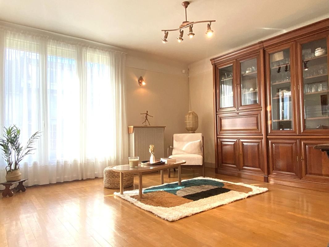 VILLEJUIF Maison Villejuif 8 pièce(s) 120 m2 2