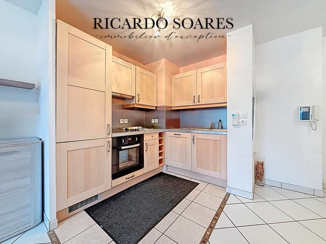 PONT-SAINTE-MAXENCE PONT-SAINTE-MAXENCE 60700 - APPARTEMENT T3 de 50m2 en rez-de-jardin / 1 CHAMBRE / 1 CHAMBRE D'ENFANT / TERRASSE AVEC JARDIN / PARKING PMR 2