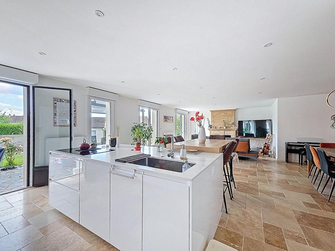 ALENCON Maison Alencon 10 pièce(s) 260 m2 1