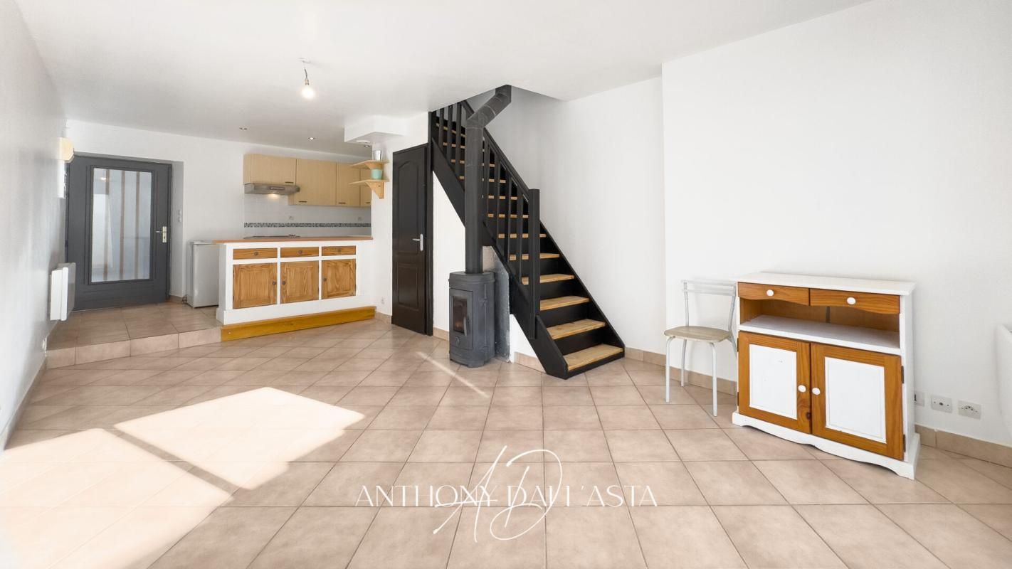 ALZONNE EXCLUSIVITÉ- ALZONNE- 2 CHAMBRES- SÉJOUR- CUISINE- COUR 3