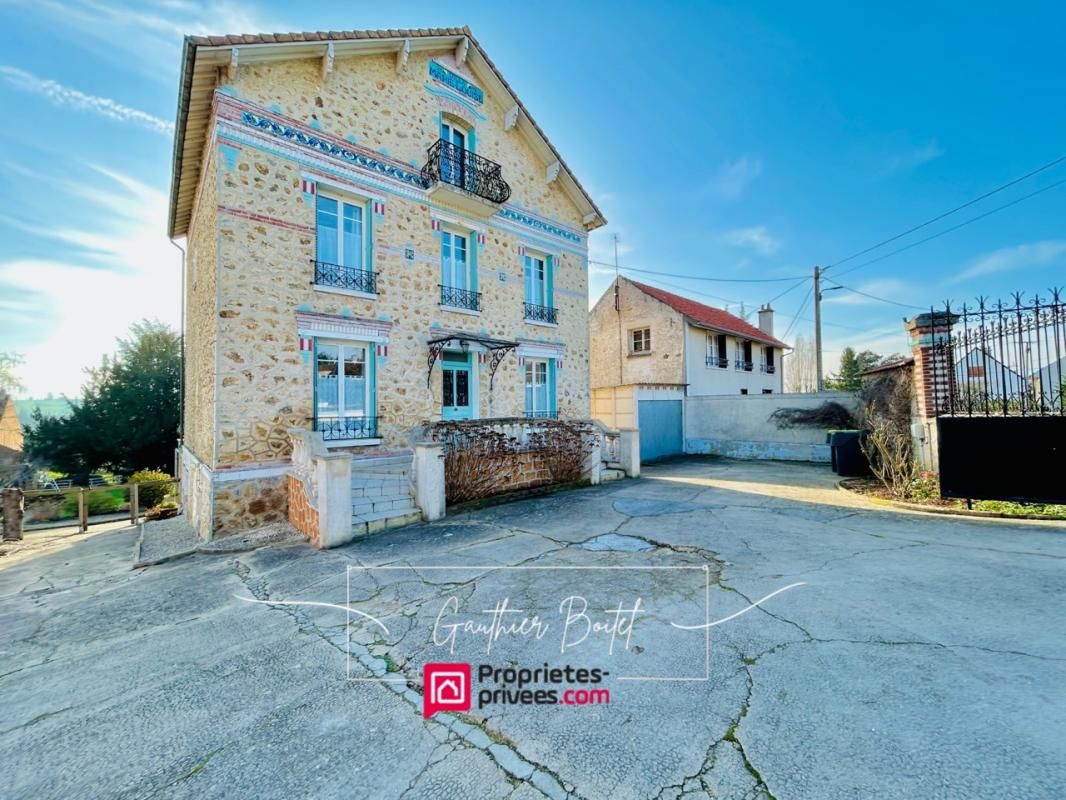 Maison de maître 170m2 Boissy le Chatel 1045m2 de terrain