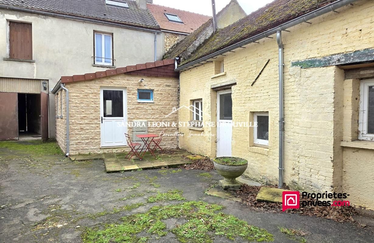 AUNEAU AUNEAU JOLIE MAISON FAMILIALE 7 pièces ,135 m2 2