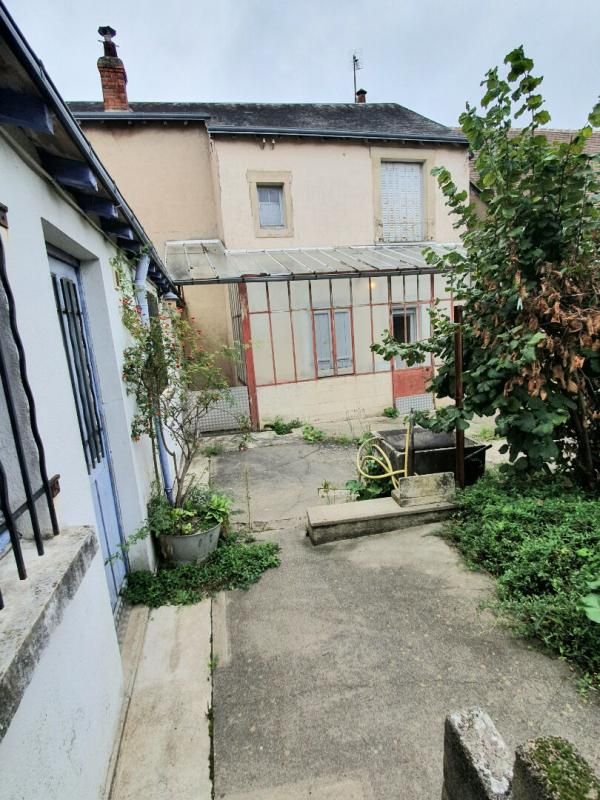 DEOLS Maison de ville, 7 pièce(s) 140 m2 5 chbres avec garage 3