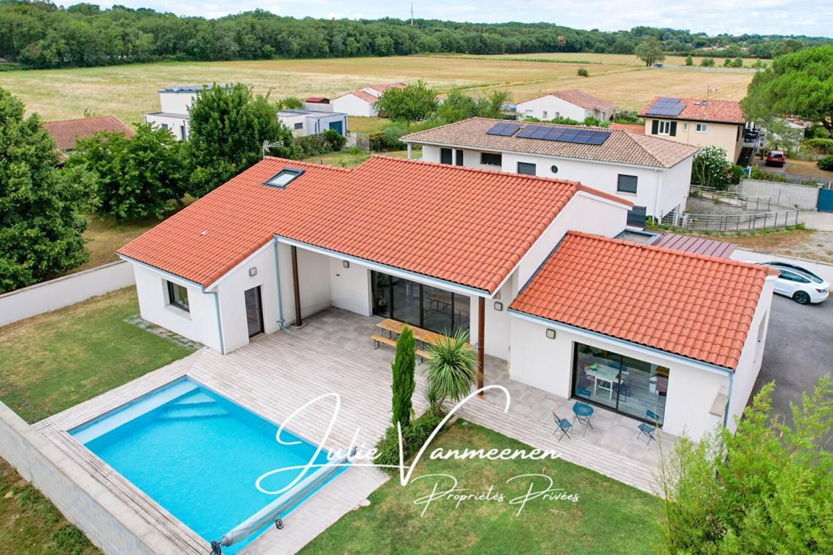 Plaisance-du-Touch 31880 - Maison de 210m2 + Appartement T2 indépendant de 40m2 - Garage de 48m2 - Jardin - Piscine - Sur une parcelle totale de 1365m2