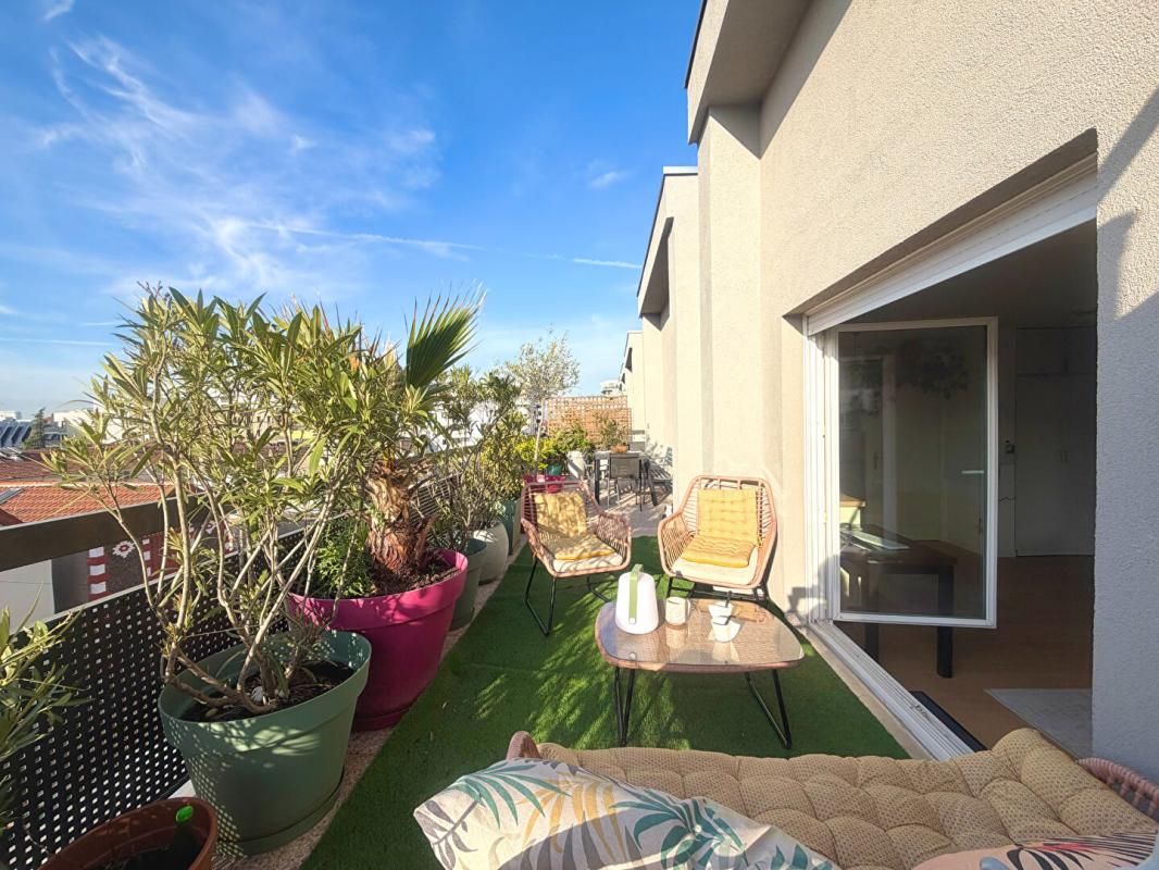 GENNEVILLIERS Appartement 2 pièces - dernier étage - terrasse de rêve de 51 m2! - Gennevilliers 1