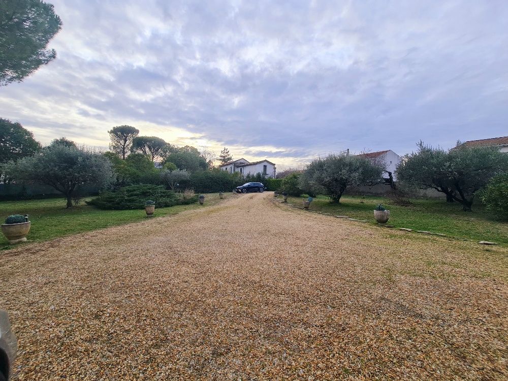 ALES Alès - Maison familiale de caractère ? Fort potentiel 3