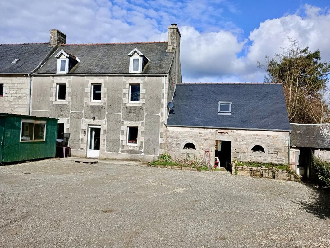 GUERLESQUIN Maison pierre PLOUGRAS (22780), 5 pièce(s) 100 m2 1