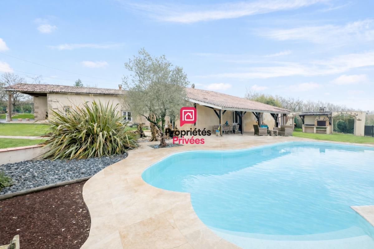 BAZAS Propriété en pierre 273m² ? Piscine chauffée ? Atelier ? 4,7 ha 2