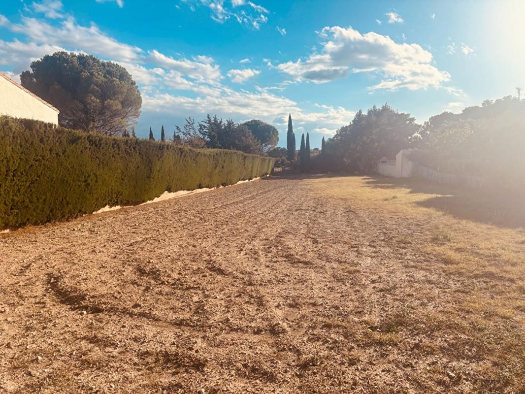 Terrain à vendre LEZIGNAN CORBIERES (11200)  Secteur pinède -1407 m2- 90 000 FAI