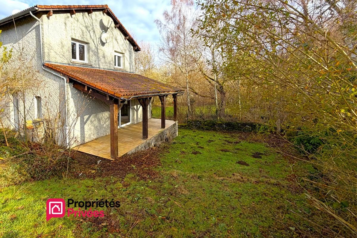 SAINT-OURS Maison  5 pièces 115 m² avec grand garage de 100m² Saint Ours les Roches 63230 2