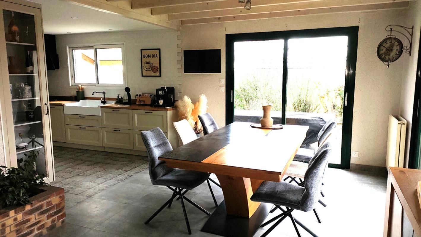 LA VERRIE Maison La Verrie 7 pièces 137 m2 3