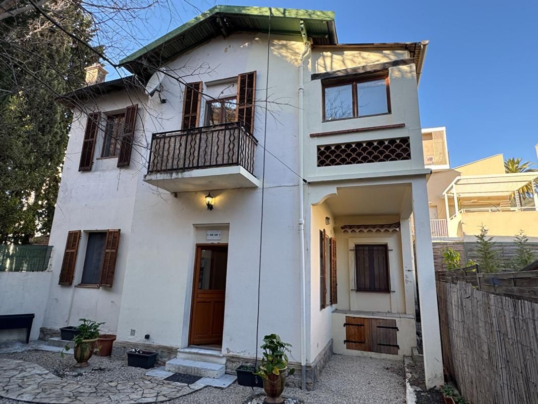 Maison Vence 2 logements 5 pièce(s) 95 m2 pouvant être réunis