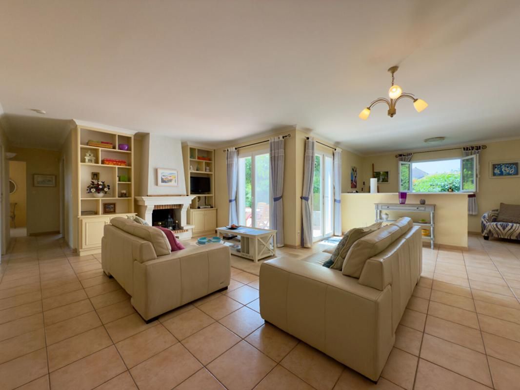 LIGNAN-SUR-ORB Villa de plain pied avec piscine et garage à Lignan Sur Orb 4