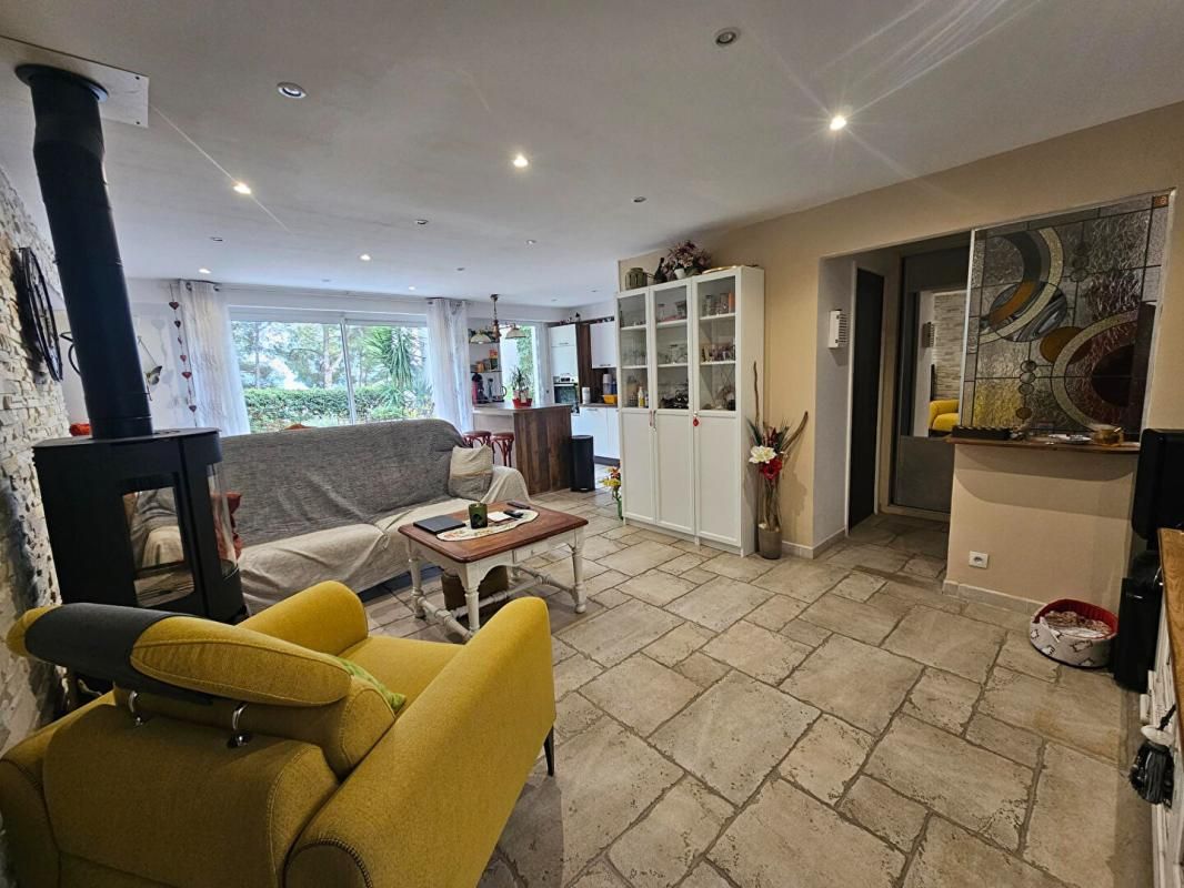 MARTIGUES Appartement Duplex 6 pièce(s)  de 110 m2(156m2) avec jardin et terrasses sans Vis à Vis vu sur l'Etang 3