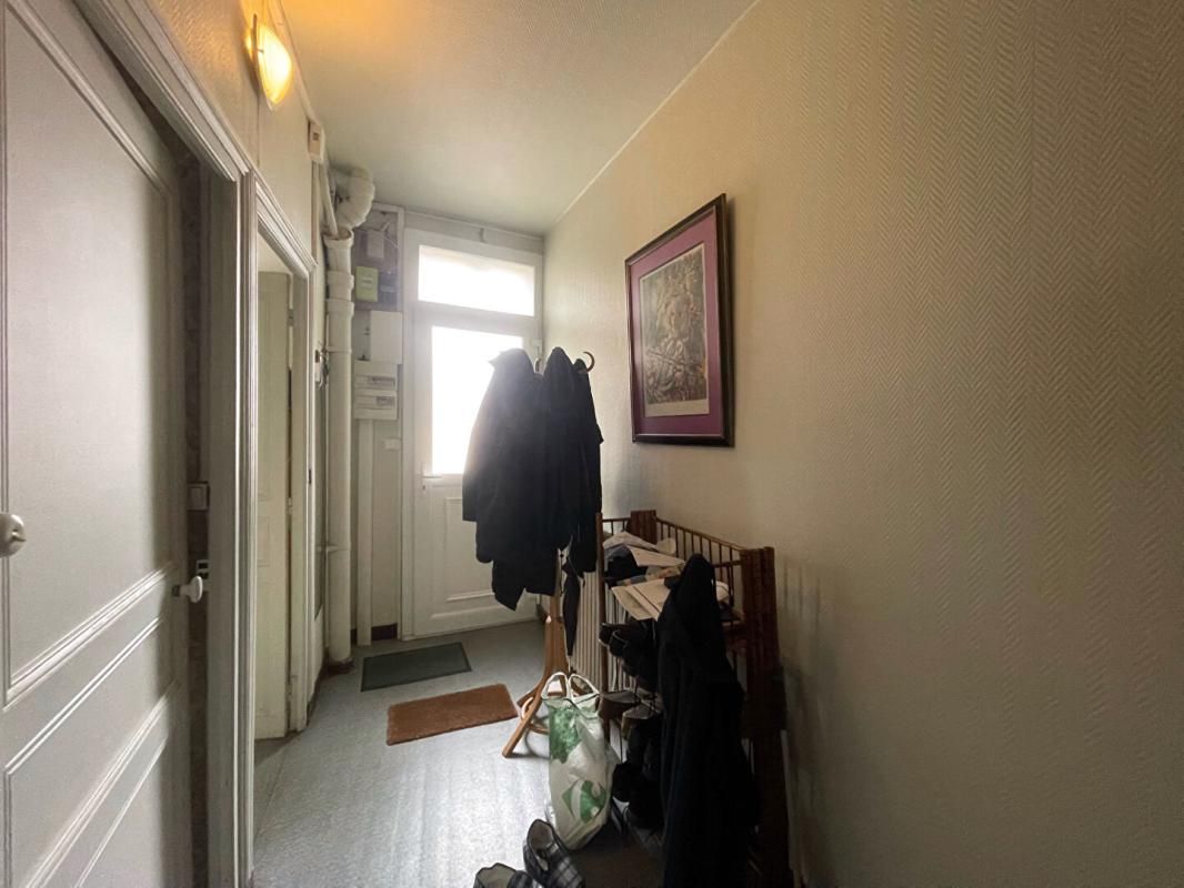 QUIMPER Maison années 30 à rénover avec garage et courette (quartier Sainte-Thérèse Quimper) 3