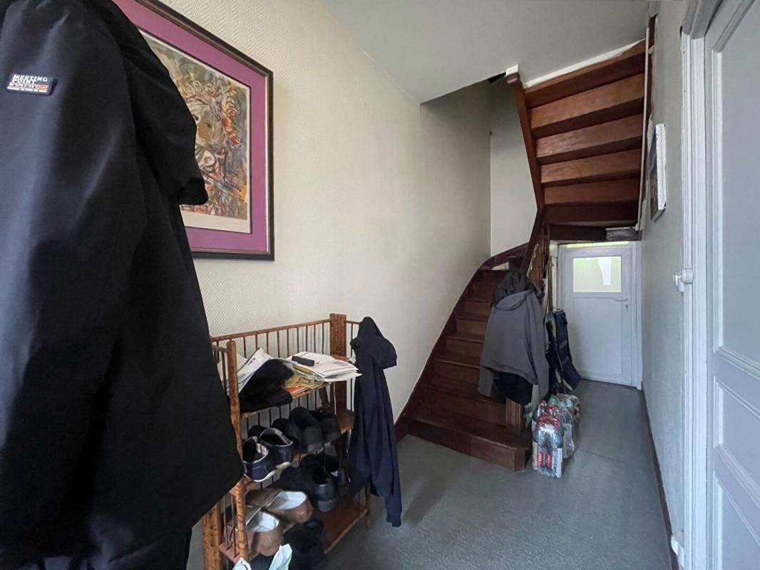 QUIMPER Maison années 30 à rénover avec garage et courette (quartier Sainte-Thérèse Quimper) 4