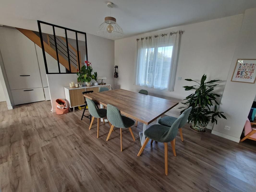 VION Maison Vion 7 pièce(s) 168 m2 2