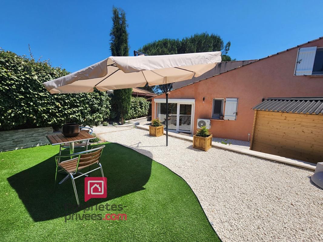 BAGNOLS-EN-FORET Maison en duplex 49m2 rénovée et moderne- JARDIN- PARKING 2