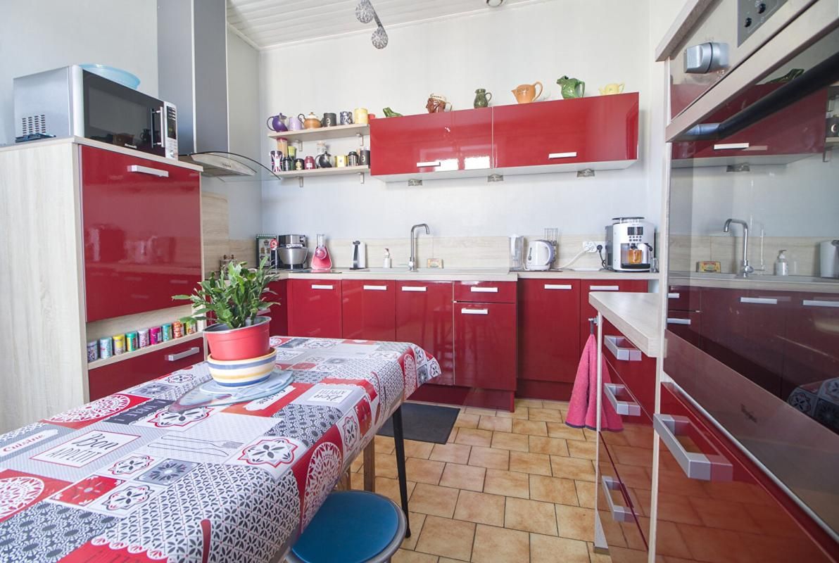 LES MAGNILS-REIGNIERS Maison Les Magnils Reigniers 3 pièce(s) 96 m2 4