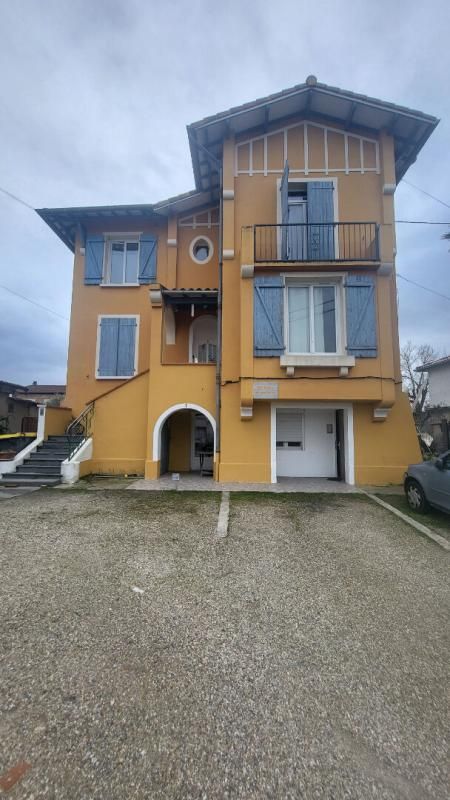 MONTAUBAN Immeuble Montauban 16 pièce(s) 250 m2 1