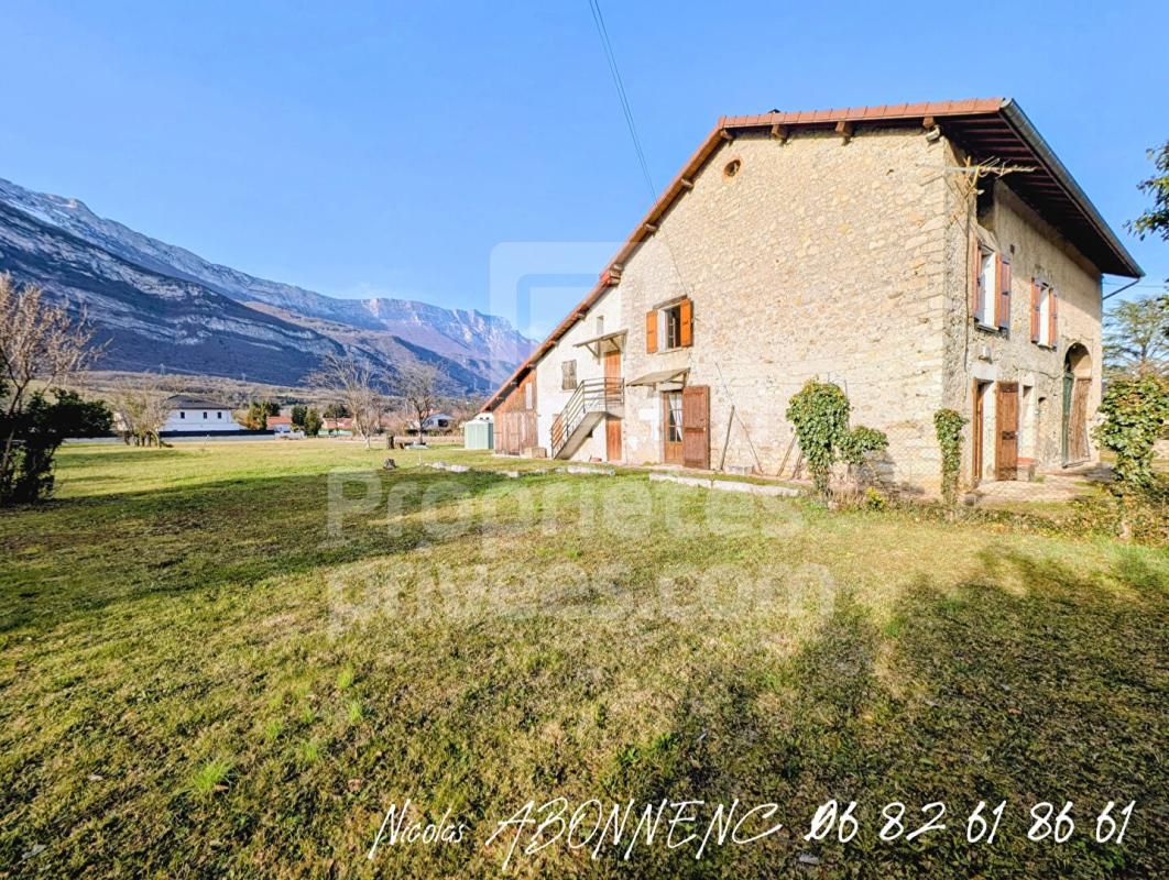 VARCES-ALLIERES-ET-RISSET Maison  8 pièce(s) 200 m2 2