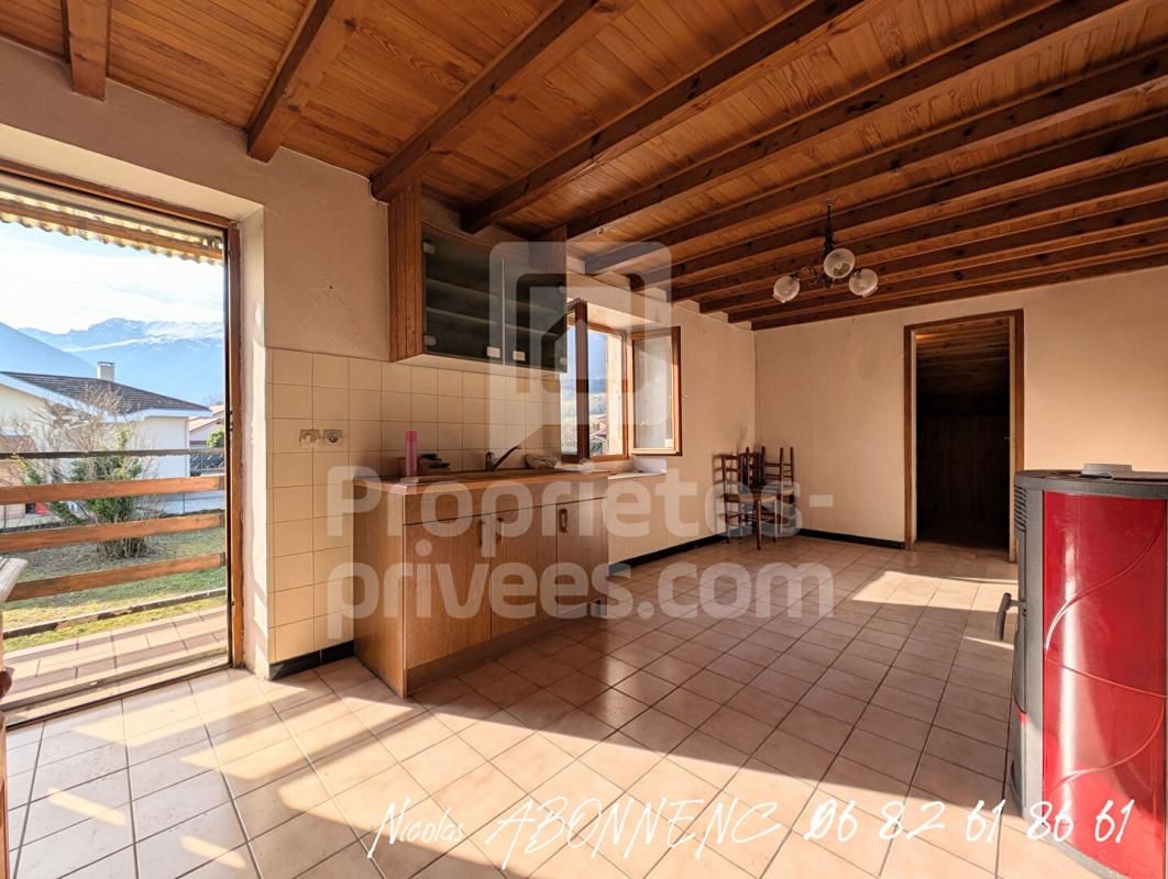 VARCES-ALLIERES-ET-RISSET Maison  8 pièce(s) 200 m2 4