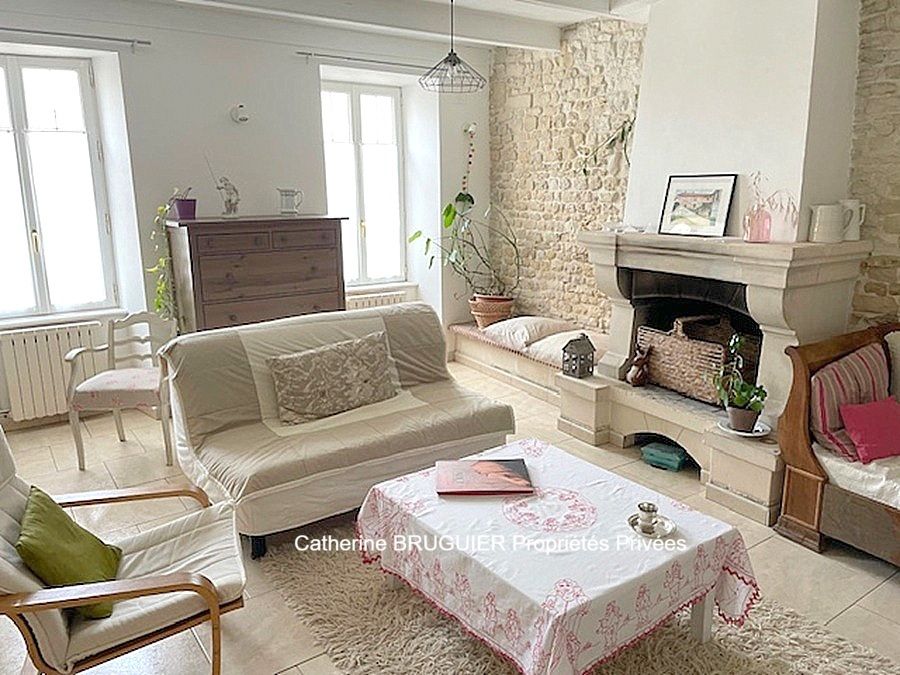 VERINES Maison rénovée - 6 chambres, garage centre Vérines CDA 2