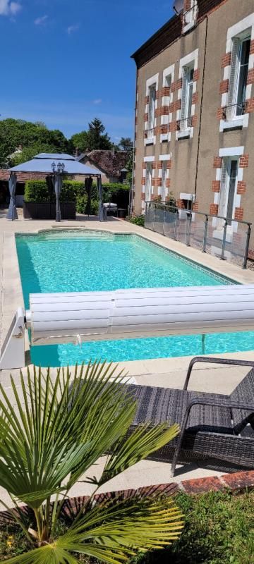 MAISON DE MAITRE A L'OREE D'UN VILLAGE HISTORIQUE