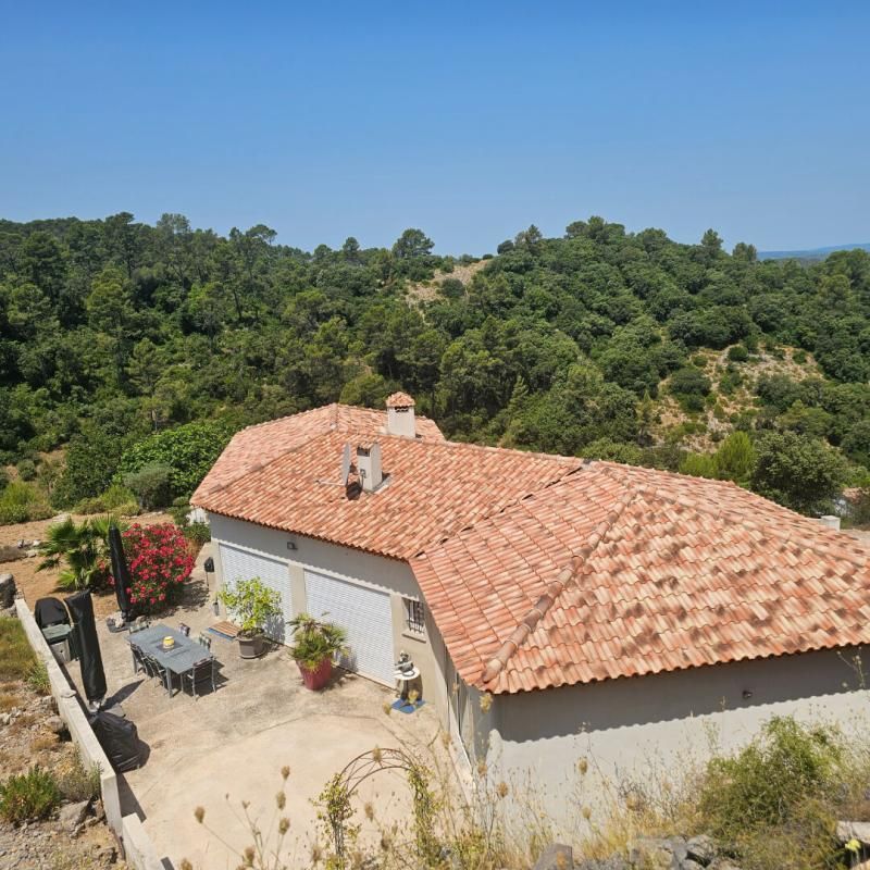 Villa contemporaine avec vue