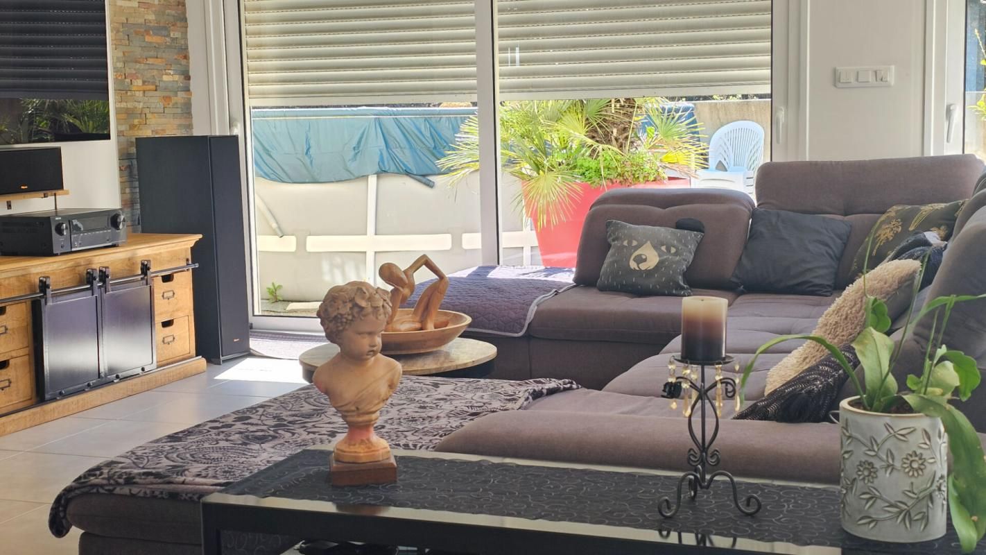 VIDAUBAN Villa contemporaine avec vue 4