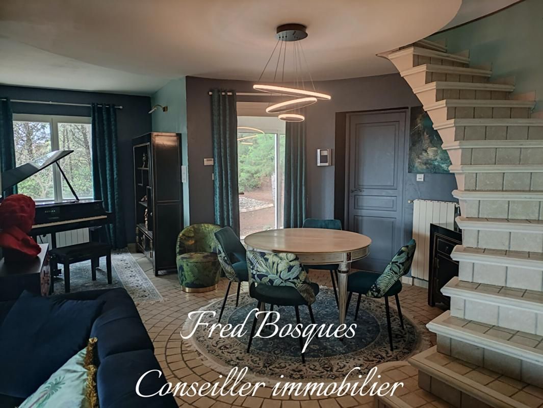 VILLEMOUSTAUSSOU Maison d'architecte 9 pièce(s) 210 m2 2