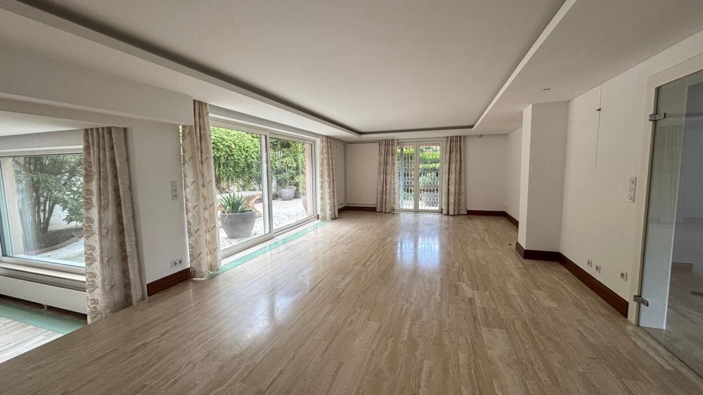 WINTZENHEIM Maison Wintzenheim 10 pièce(s) 299.77 m2 4