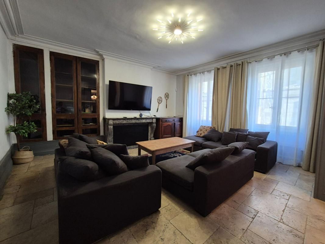 CHATEAU-RENAULT Maison Château-Renault 11 pièce(s) 330 m2 3