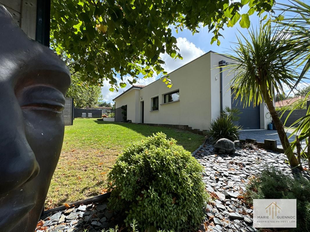 BASSE-GOULAINE Maison contemporaine de plain-pied 5 pièces sur terrain de 800m2 3