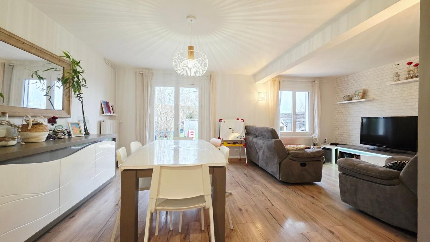 MAISON BOURGES 108M² 5 PIECES 3 CHAMBRES JARDIN