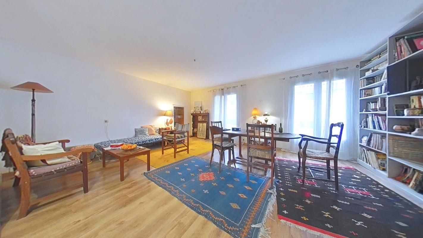 Maison Salleles D Aude 4 pièce(s) 200 m2