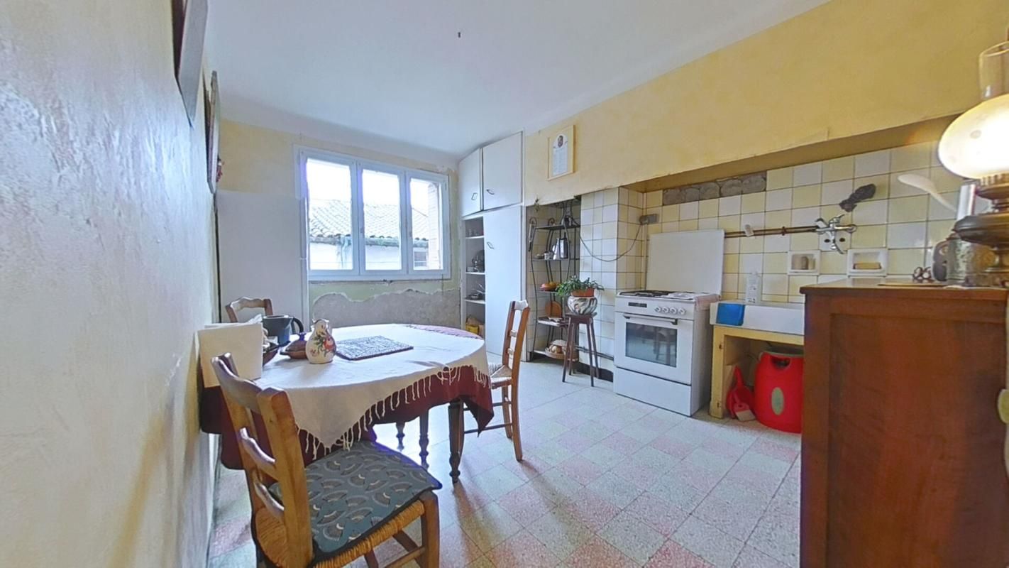 SALLELES-D'AUDE Maison Salleles D Aude 4 pièce(s) 200 m2 4