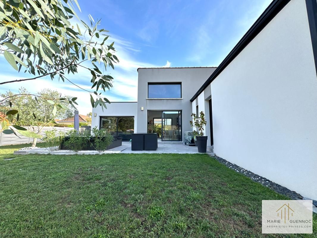 BASSE-GOULAINE Maison BBC de plain-pied de 130m2 sur terrain de 530m2 avec garage et jacuzzi 3