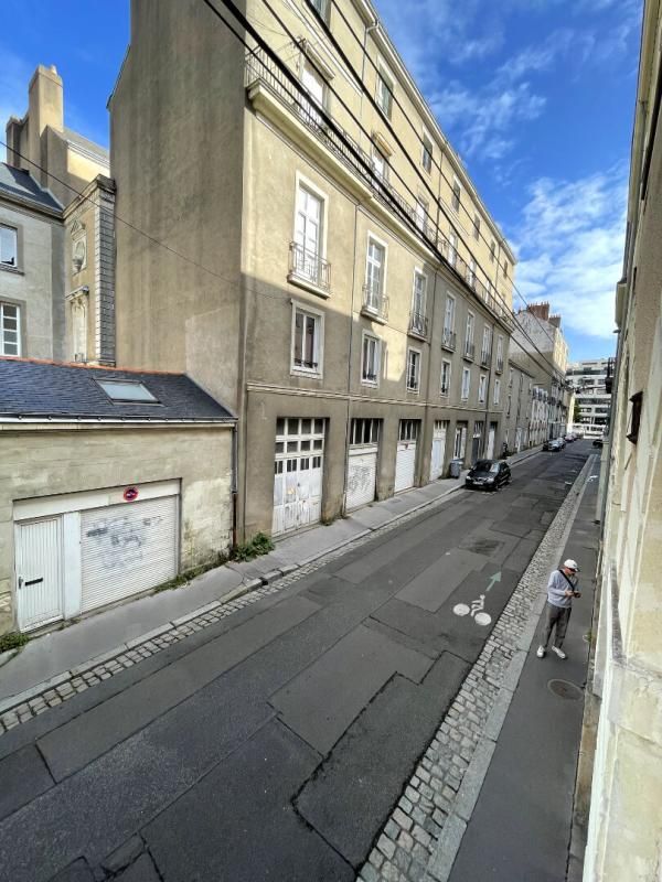 NANTES Studio 13,72 m² Carrez ? Nantes centre ? Rue de l'Industrie ? Idéal étudiant / pied-à-terre 2