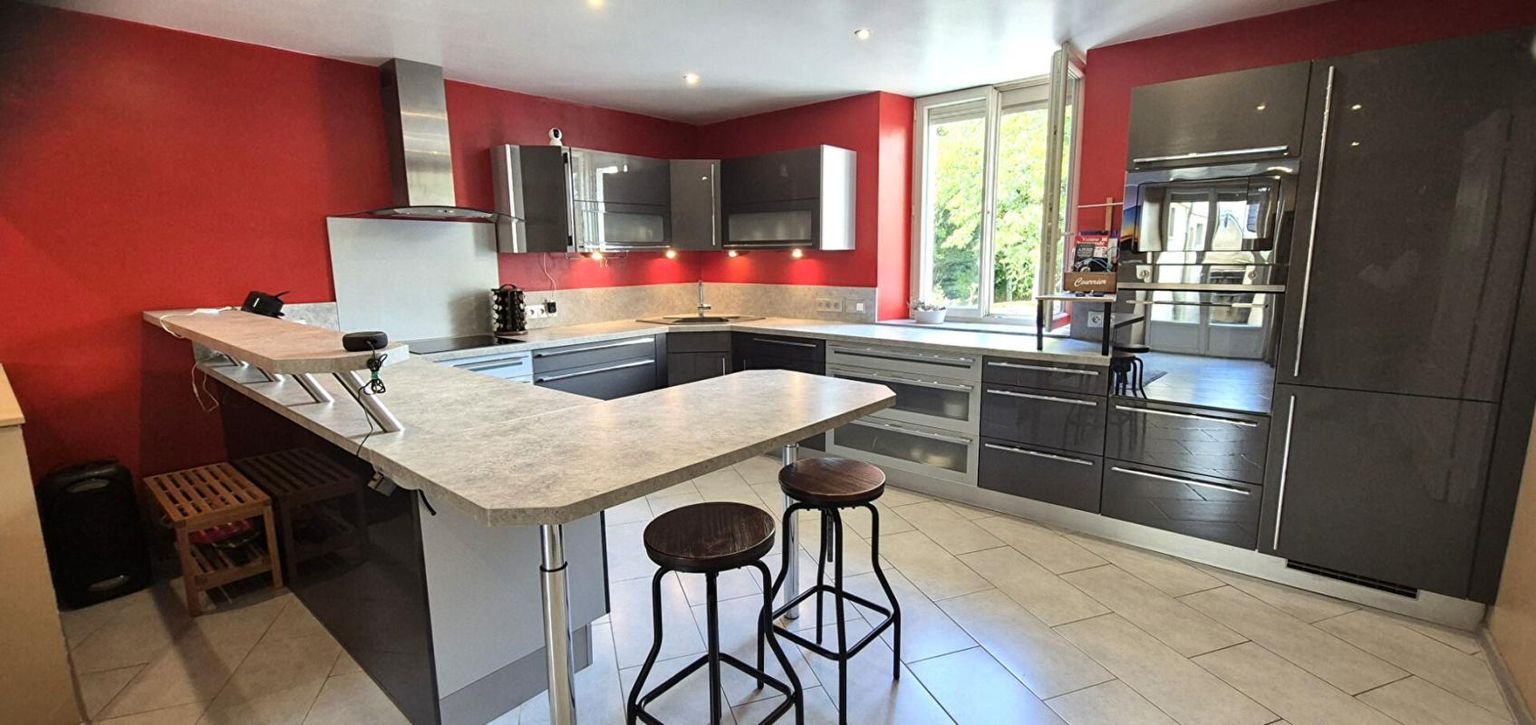 SAINT-DIZIER Belle Maison de Caractère de 122 m² Rénovée avec goût avec son garage, atelier, cave voûtée, buanderie, terrasse, appentis et terrain clos de 176 m² 2