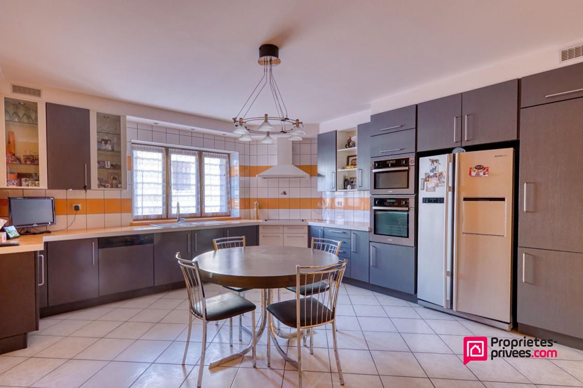 SAINT-SYMPHORIEN-D'OZON Ensemble Maison + Appartement  sur Terrain 945 m2 constructible 3