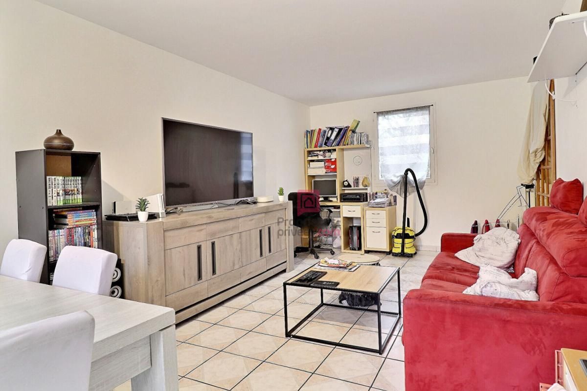 SAINTE-GENEVIEVE-DES-BOIS Maison Sainte-Geneviève-Des-Bois 4 pièces 74 m² 4