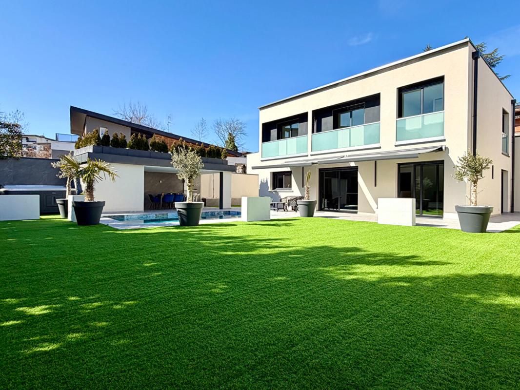 THONON-LES-BAINS EXCLUSIVITE Thonon-les-Bains Villa individuelle de 2022 134 m² piscine, jacuzzi, pull house (74200) 1