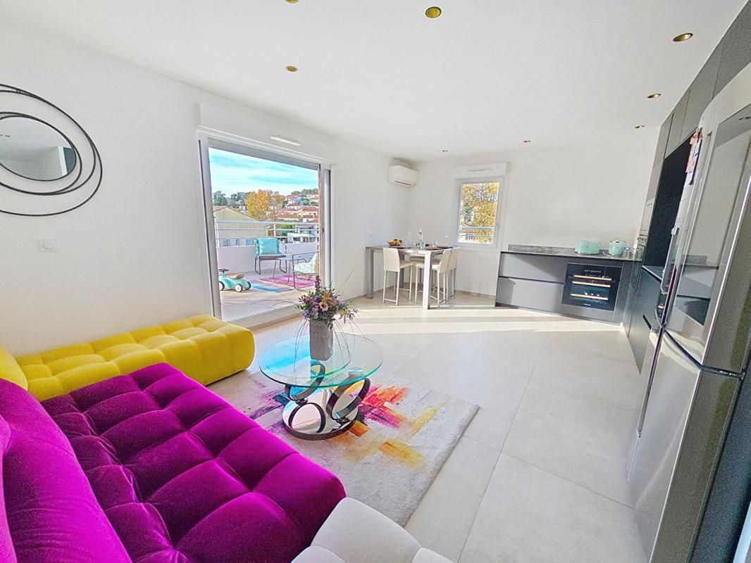 Proche Ste Marguerite - T3 de 67m², terrasse 30 m², 2 places pkg ss-sol