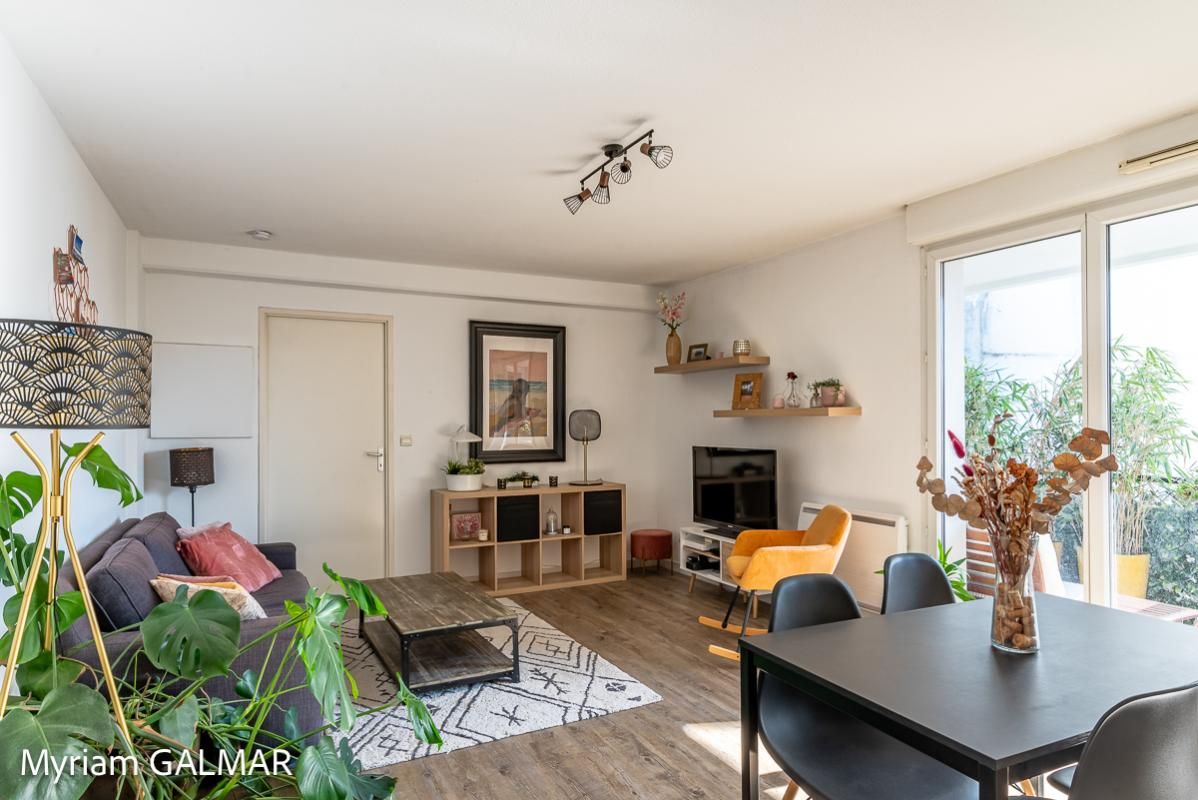 Bel appartement T2 avec grande terrasse emplacement recherché à Bordeaux Bastide